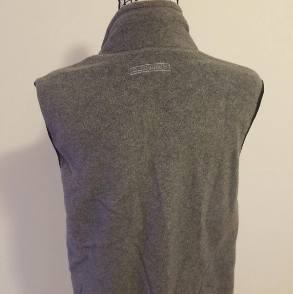 Old Navy zip-up fleece vest - Picture 3 of 5